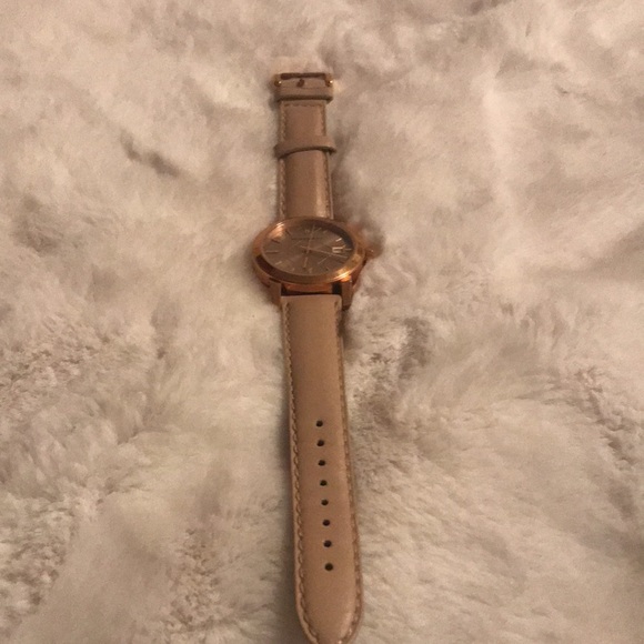 BURBERRY WOMEN'S THE CITY ROUND BEIGE LEATHER STRAP WATCH - Picture 12 of 14